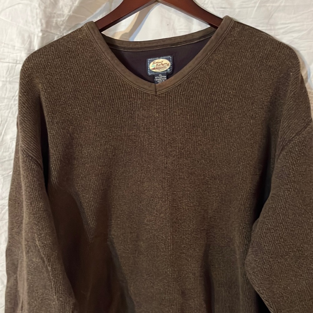 A Tommy Bahama XL brown sweater